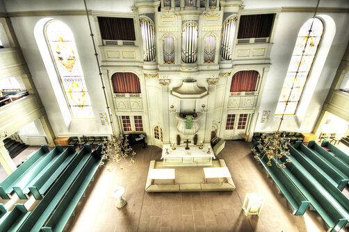 Blick von der zweiten Empore in den Innenraum von St. Petri Ratzeburg